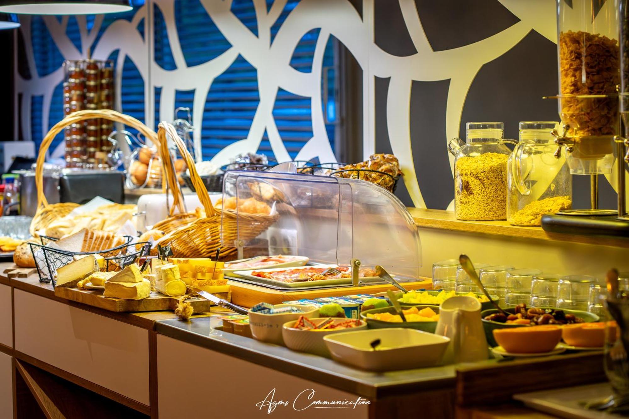 Hotel Karene Saint-Paul-lès-Romans Екстериор снимка