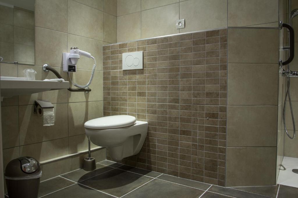 Hotel Karene Saint-Paul-lès-Romans Стая снимка